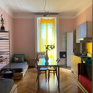 Milano Centrale B&B monolocale-studio Bed & Breakfast
