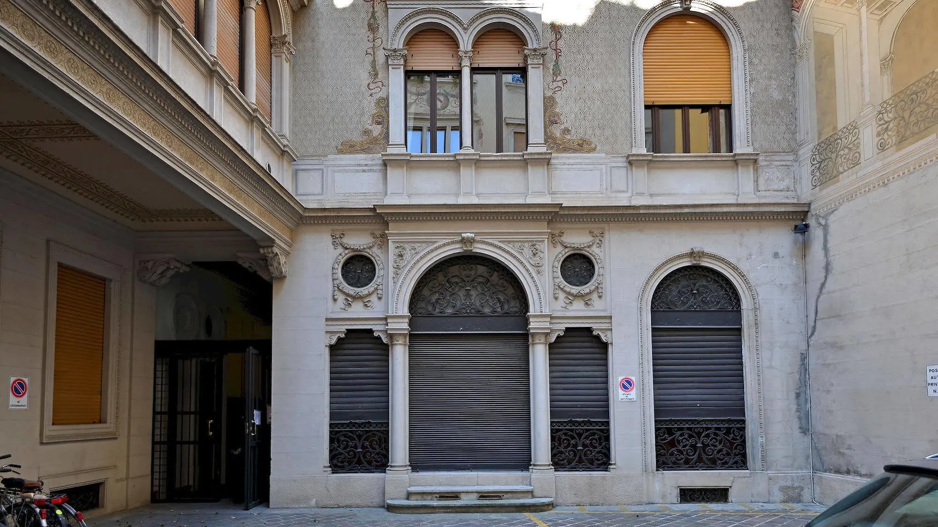 Heart Milan Apartments - San Sepolcro Duomo 0*,  Italien