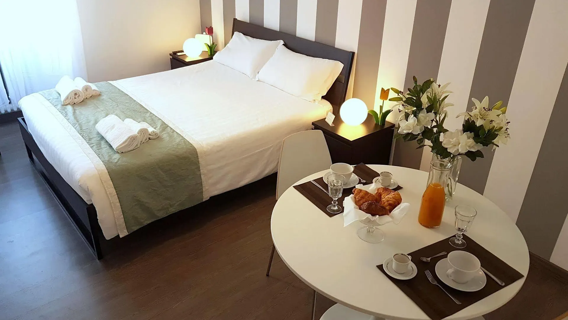 Hotell Heart Milan Apartments - San Sepolcro Duomo