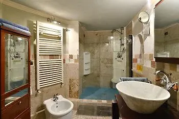 Heart Milan Apartments - San Sepolcro Duomo Hotel