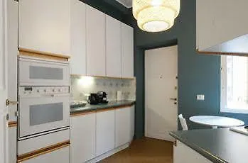 Heart Milan Apartments - San Sepolcro Duomo Hotel